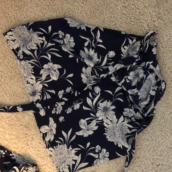 Set - Picture 3 of 4